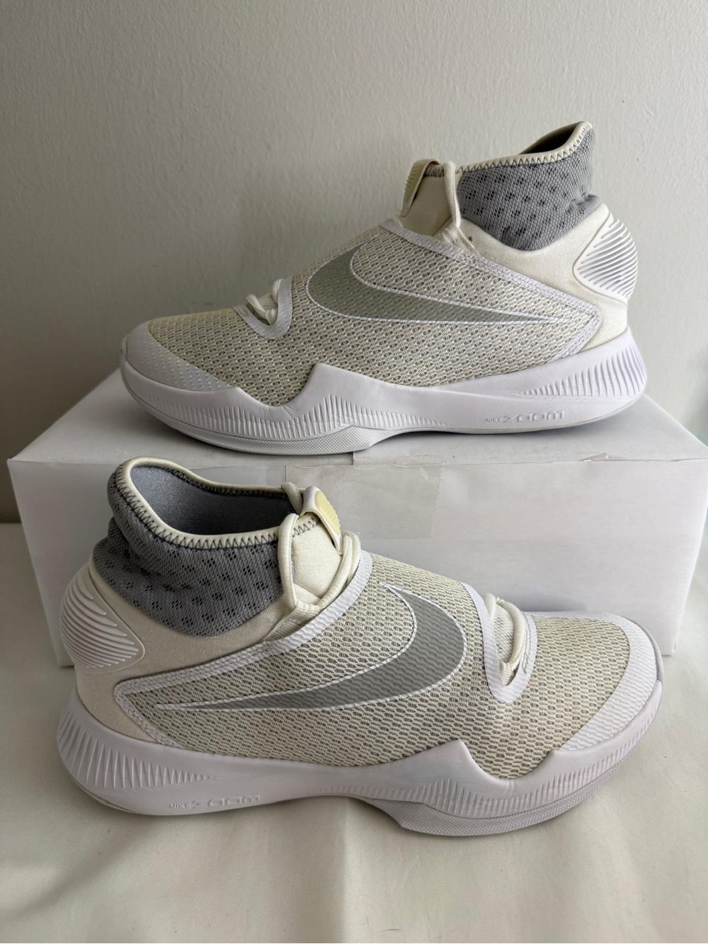 Nike Zoom HyperRev White/Wolf Grey Basketball Shoes Men’s Size 10